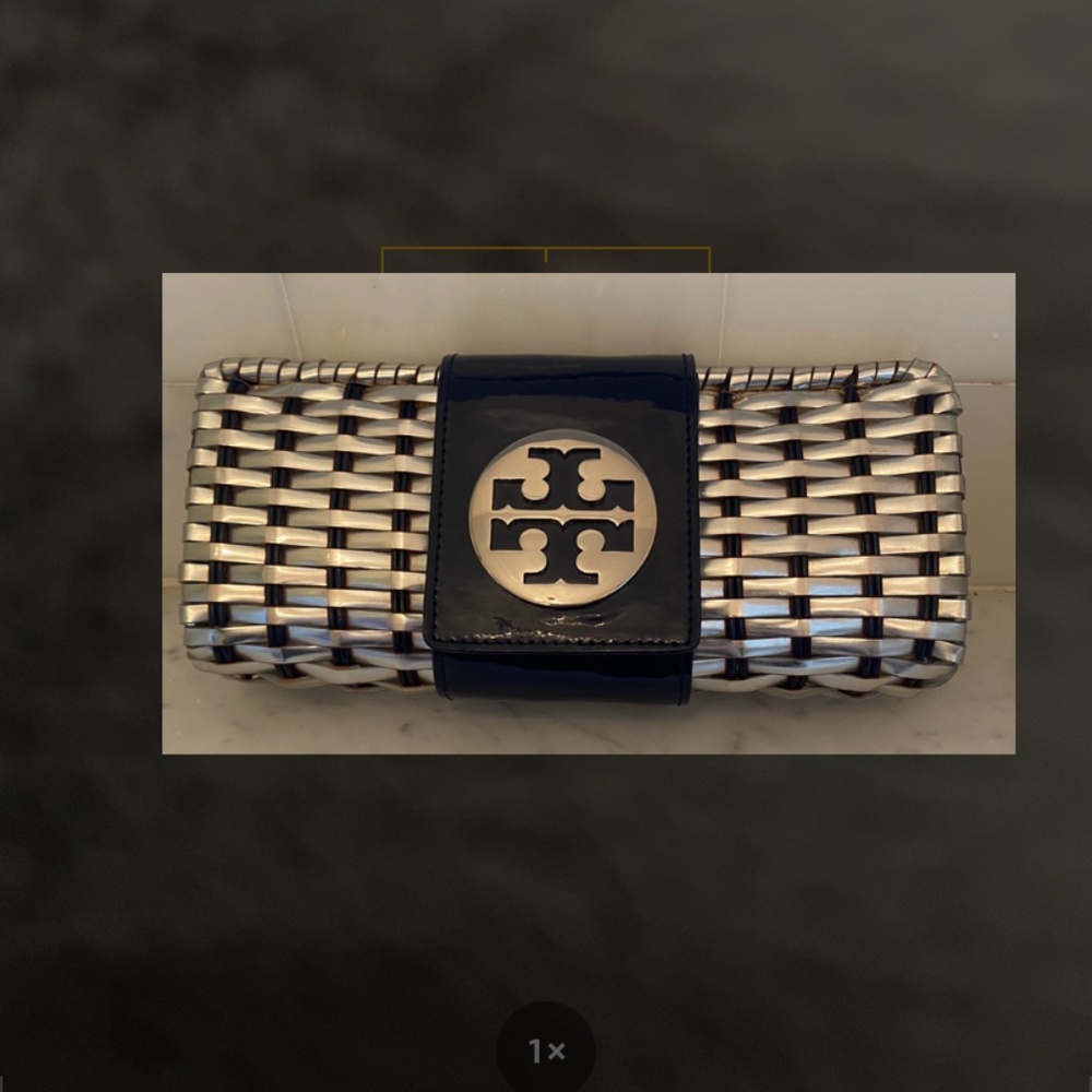 Tory Burch clutch EUC *RARE*